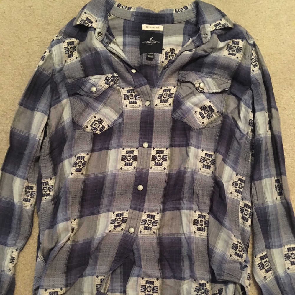 AE Boyfriend fit buttoned down top